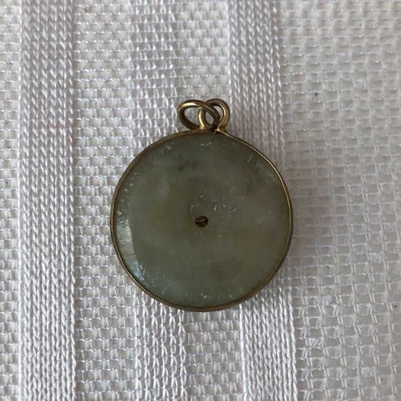 Real green jade pendant - Picture 2 of 3